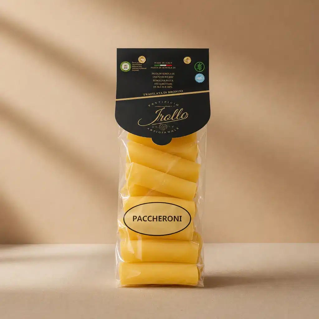 Pasta alimenticia sin gluten. El paccherone es una forma de pasta corta que deriva de un canelón cortado.